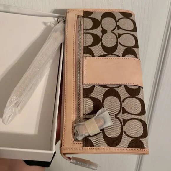 NWT Coach legacy print signature zippy wallet - Picture 5 of 7